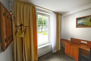 Фото номера Улучшенный двухместный номер с 1 кроватью Отель Pirat Hotel &amp; SPA г. Ольштын 4